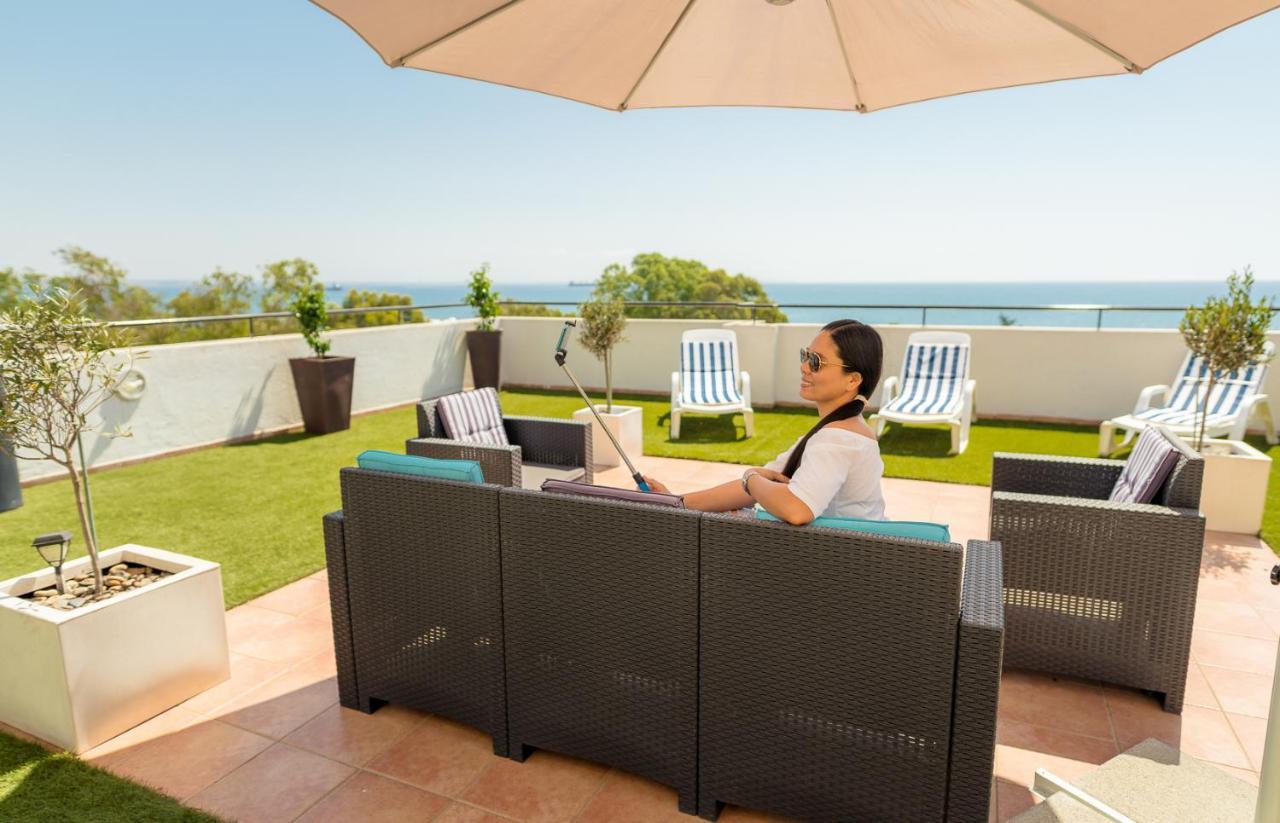 Makenzy Seaview Penthouse Apartment Larnaca Bagian luar foto