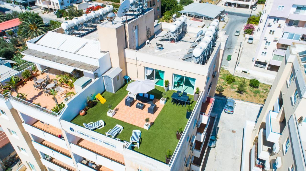 Makenzy Seaview Penthouse Apartment Larnaca Bagian luar foto