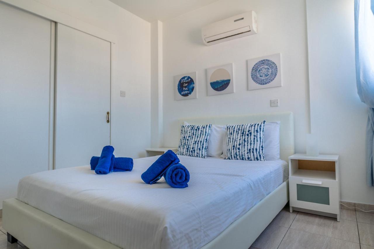 Makenzy Seaview Penthouse Apartment Larnaca Bagian luar foto