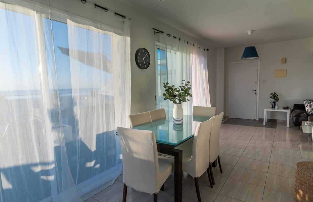 Makenzy Seaview Penthouse Apartment Larnaca Bagian luar foto