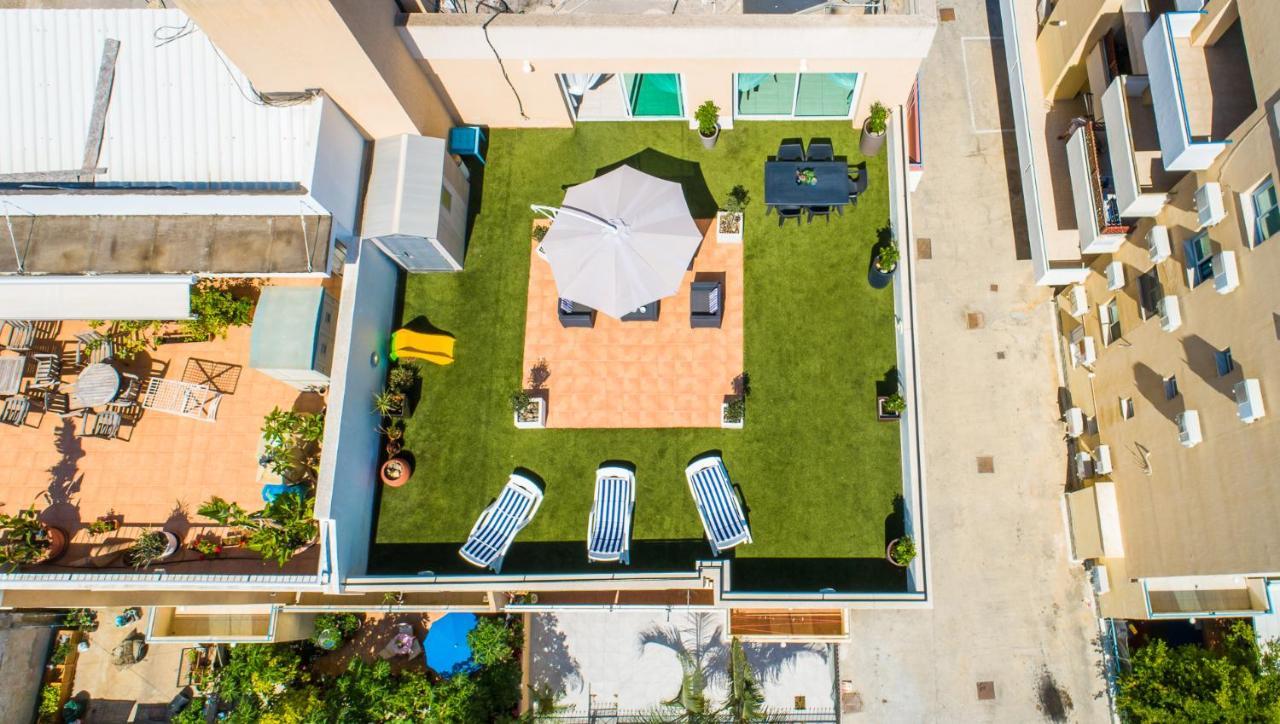 Makenzy Seaview Penthouse Apartment Larnaca Bagian luar foto
