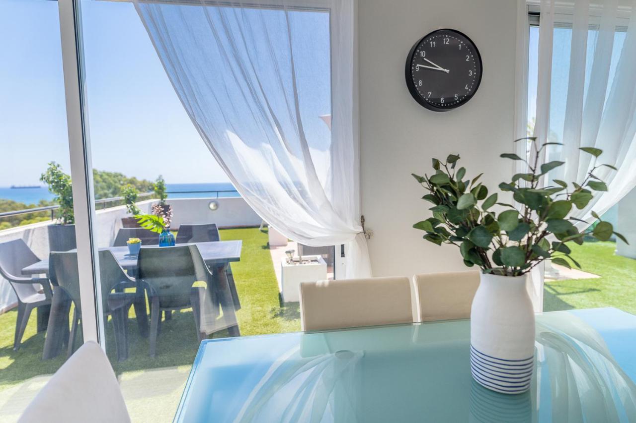 Makenzy Seaview Penthouse Apartment Larnaca Bagian luar foto