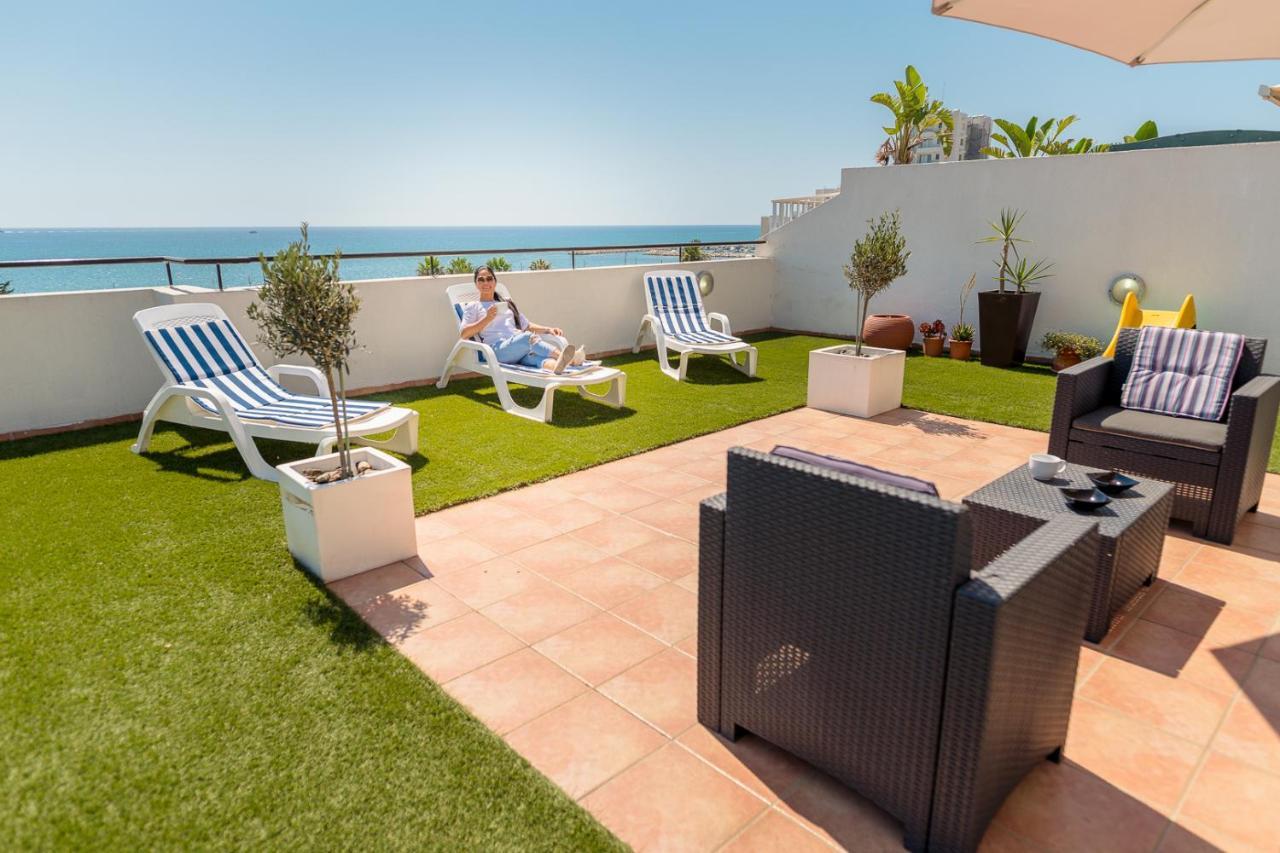 Makenzy Seaview Penthouse Apartment Larnaca Bagian luar foto