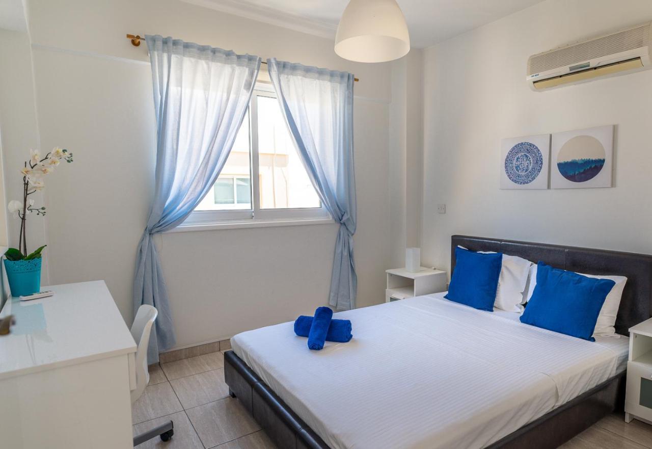 Makenzy Seaview Penthouse Apartment Larnaca Bagian luar foto