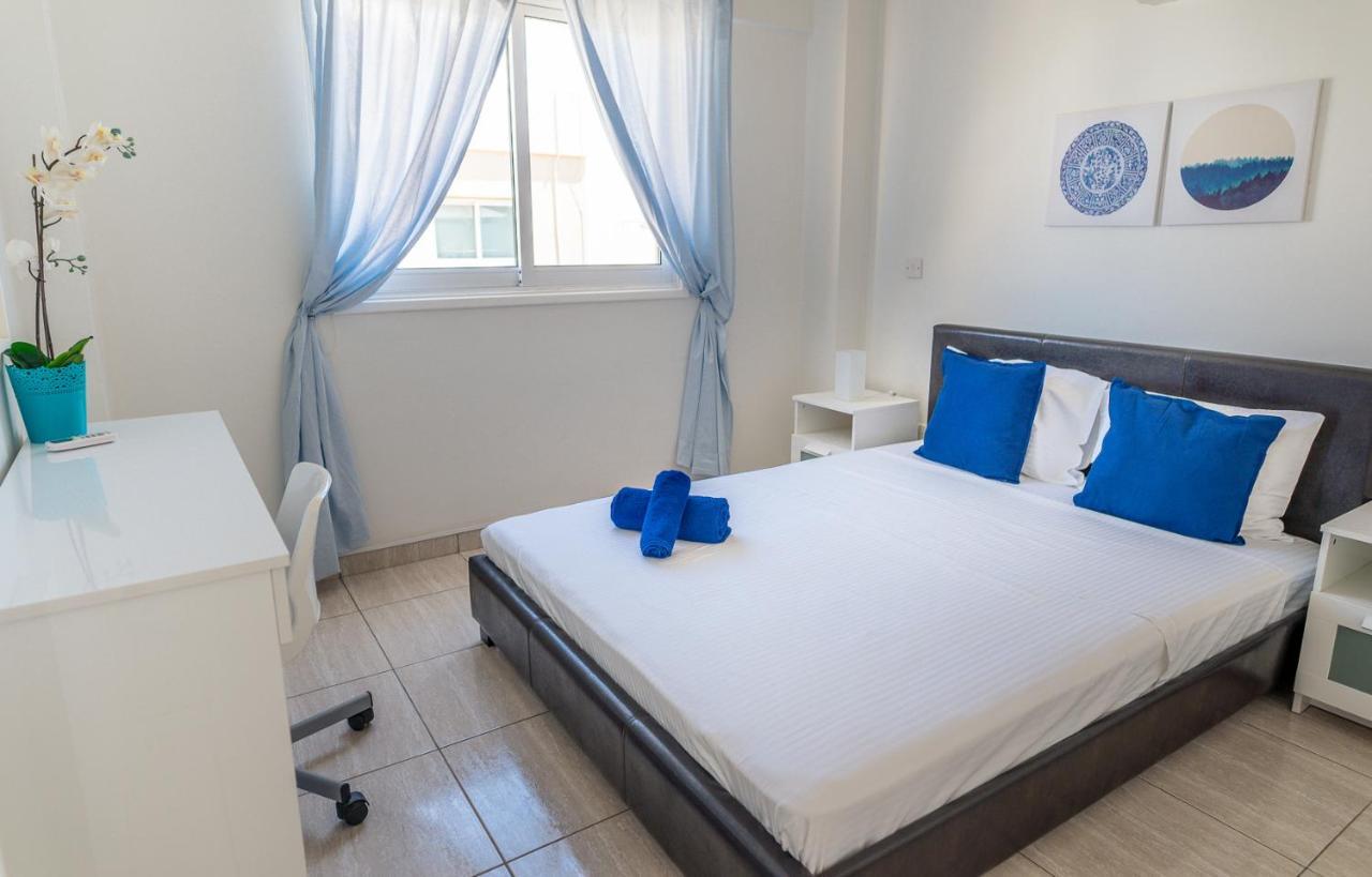 Makenzy Seaview Penthouse Apartment Larnaca Bagian luar foto