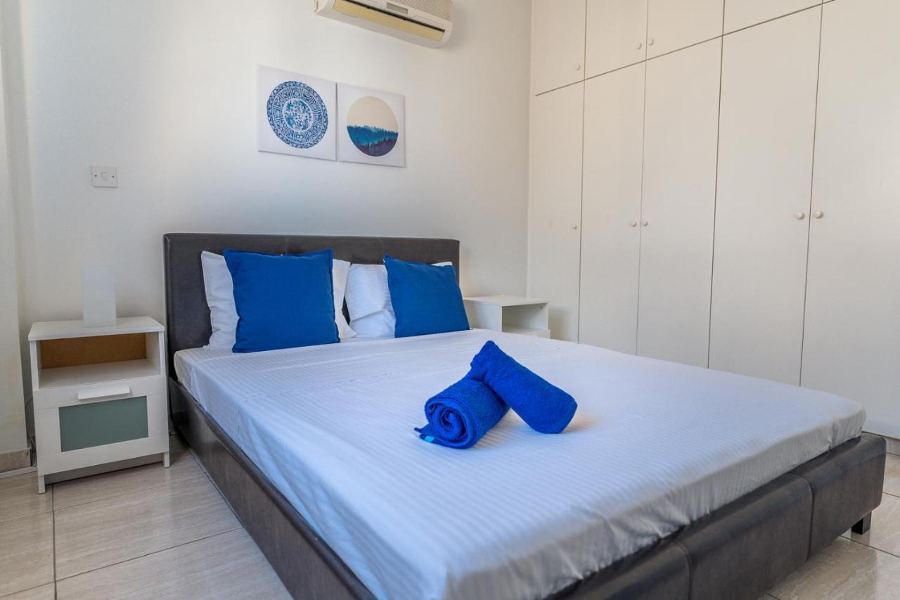 Makenzy Seaview Penthouse Apartment Larnaca Bagian luar foto