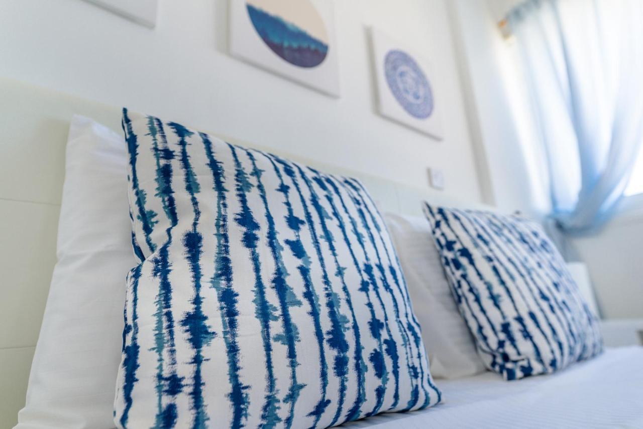Makenzy Seaview Penthouse Apartment Larnaca Bagian luar foto