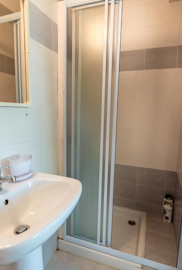 Makenzy Seaview Penthouse Apartment Larnaca Bagian luar foto