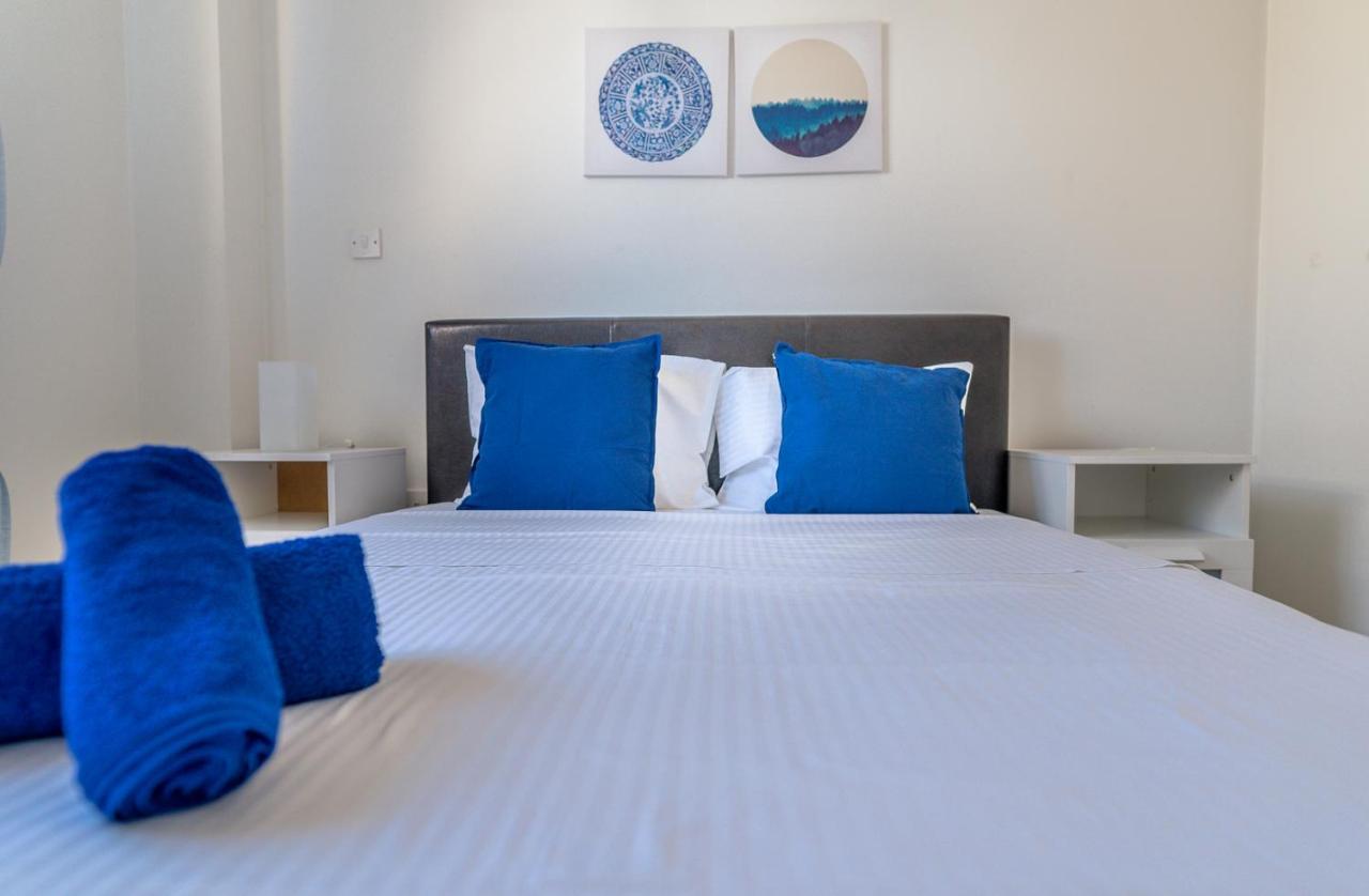 Makenzy Seaview Penthouse Apartment Larnaca Bagian luar foto